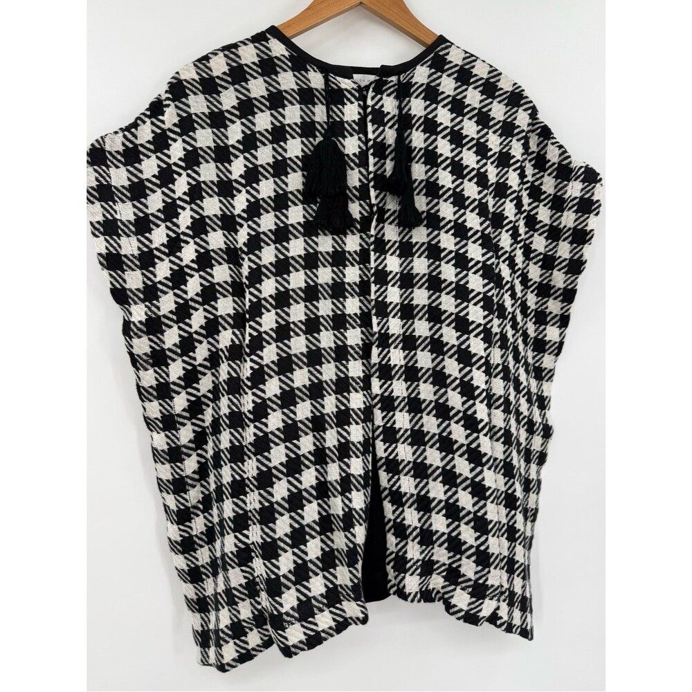 Casilda Mut Houndstooth Wool Poncho Top | Black & White | OS - Picture 3 of 7